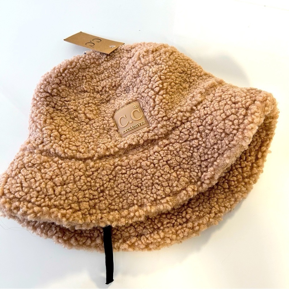 Fisherman Beige Sherpa Bucket Hat